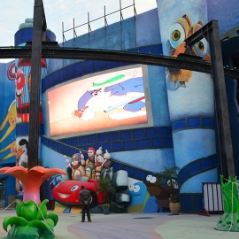 儿童乐园曲面屏幕